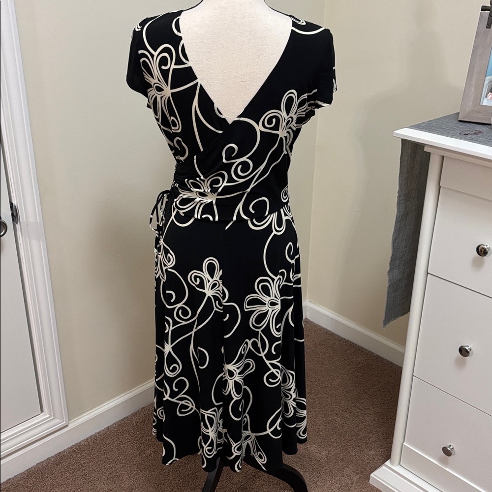 Dress Barn Black and White Swirl Asymmetrical Faux Wrap Dress size 10 - Picture 6 of 7